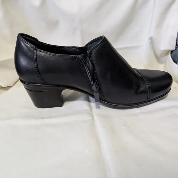 Clarks Navy Blue Leather Ankle Boots Sz 9 - Picture 4 of 7